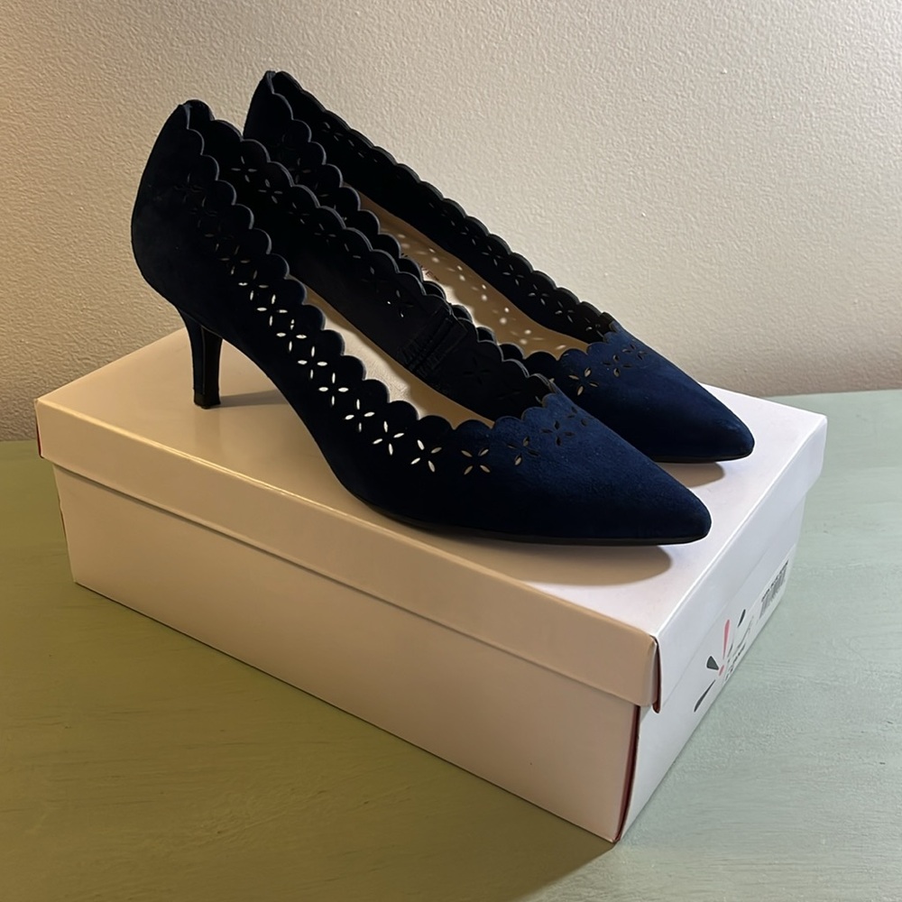 Isaac Mizrahi Live Navy Blue Suede Janie Heels with Scalloped Design